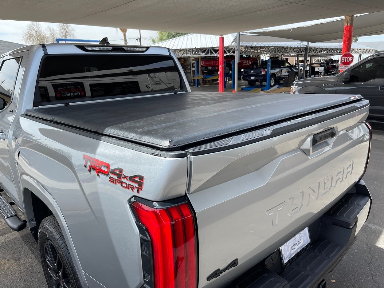 Extang Solid Fold 2.0 Toyota Tundra (6.5' Bed)